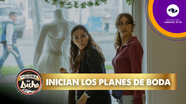 Gloria y Rosalba son expulsadas de una tienda de novias. Gloria y Rosalba son expulsadas de una tienda de novias.