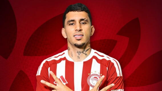 Gustavo Puerta con Olympiacos