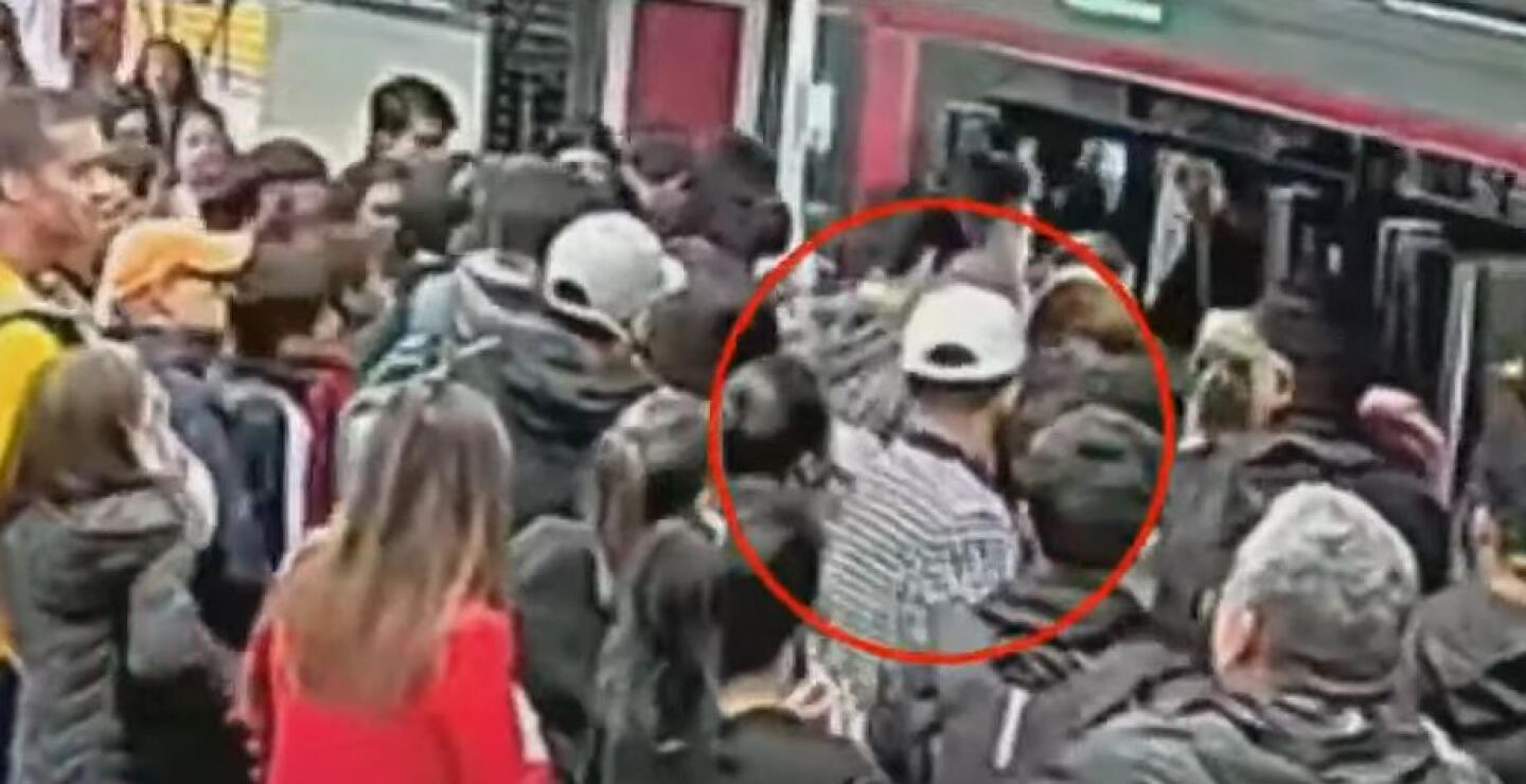 Así operaba en estaciones de Transmilenio poderosa banda que robaba celulares en Bogotá