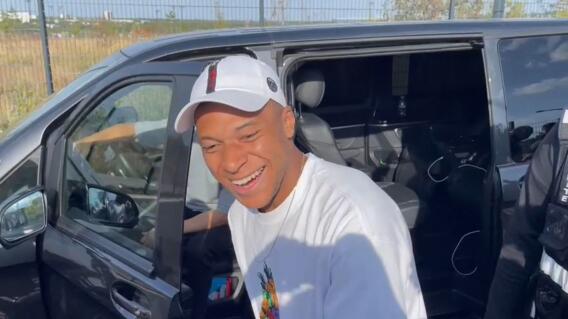 Kylian Mbappé alejado de la gira del PSG por Asia. Kylian Mbappé alejado de la gira del PSG por Asia.