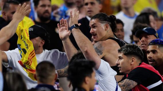 Darwin Núñez, delantero de Uruguay, contra hinchas de la Selección Colombia, en la Copa América 2024 Darwin Núñez, delantero de Uruguay, contra hinchas de la Selección Colombia, en la Copa América 2024