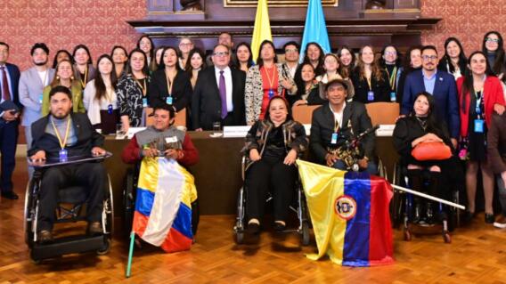 Imagen referencial de personas con discapacidad en reunión con Prosperidad Social Imagen referencial de personas con discapacidad en reunión con Prosperidad Social