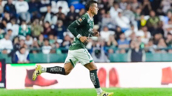 James Rodr?guez en acci?n de juego con Le?n. James Rodr?guez en acci?n de juego con Le?n.