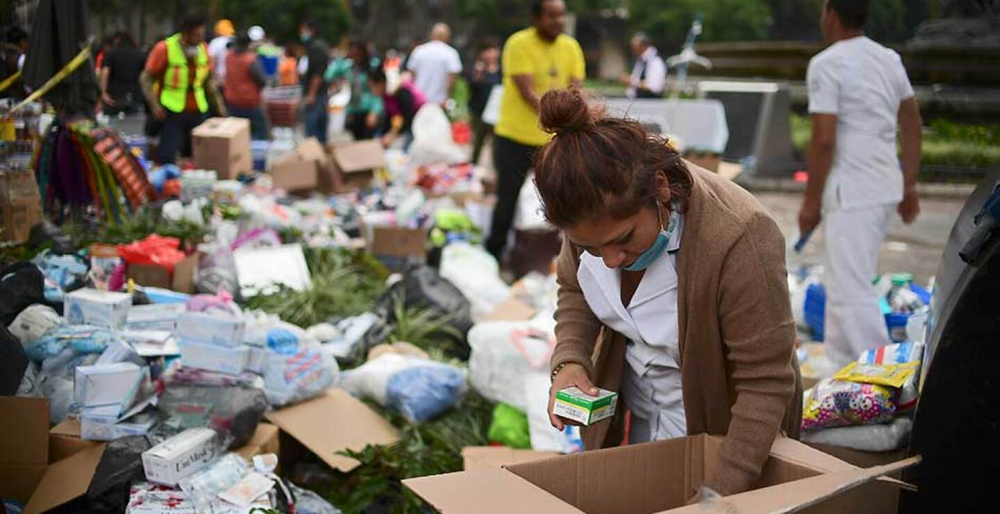 Comienzan a llegar los medicamentos necesarios para atender a los heridos.