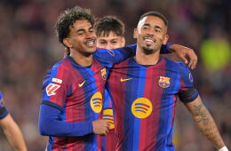 Lamine Yamal y Gabriel Jesus, en Barcelona vs. Alavés por la Liga de España.