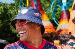 Carlos Bacca, delantero del Junior en plena Batalla de Flores 2026.