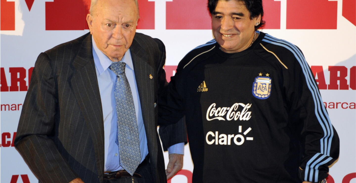 350906_BLU Radio. Di Stefano y Maradona // Foto: AFP