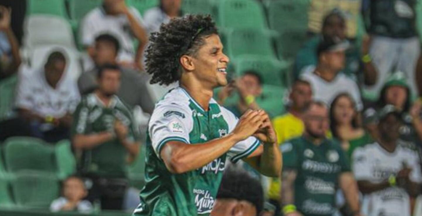 Eduard Bello celebra uno de los goles que marcó con Deportivo Cali al Cúcuta Deportivo. 