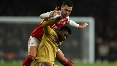 Jefferson Lerma en acción de juego en Arsenal vs. Crystal Palace por la EFL Cup. 