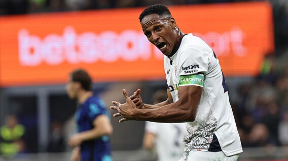 Yerry Mina en Inter de Milán vs. Cagliari por la Serie A.