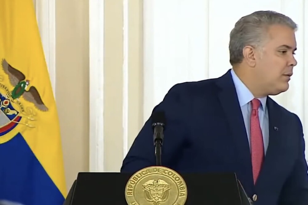 Maestra de ceremonias de la Casa de Nariño se desmayó en plena transmisión