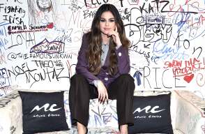 364286_selena_1.jpg