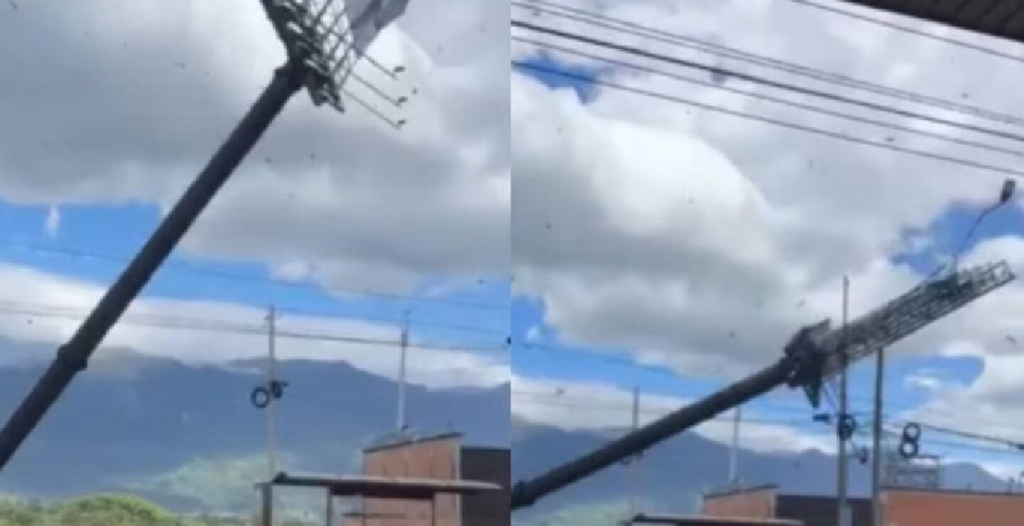 Por fuertes vientos, valla publicitaria cayó sobre una carretera en Armenia 