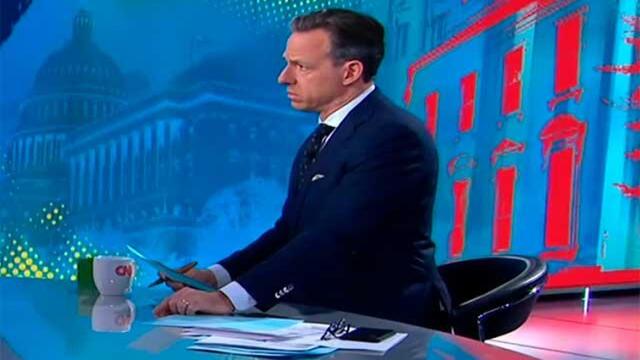 Por libro sobre Trump, asesor del presidente y periodista de CNN se trenzan en acalorada discusión