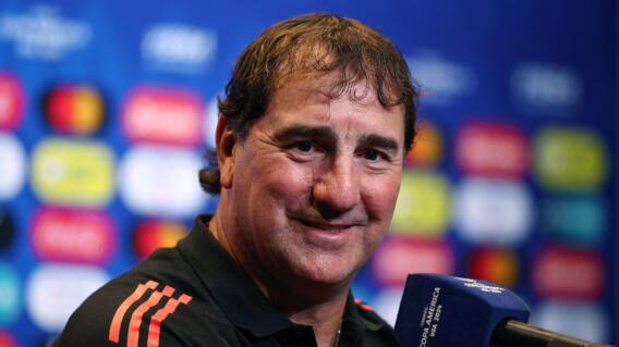 Néstor Lorenzo, entrenador de la Selección Colombia, en rueda de prensa en la Copa América 2024 Néstor Lorenzo, entrenador de la Selección Colombia, en rueda de prensa en la Copa América 2024