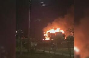 Bus se incendió en parqueadero de Bosa: una falla mecánica habría provocado el fuego