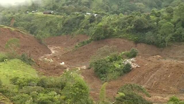 Derrumbe en Rosas, Cauca: la montaña sigue moviéndose y arrasó con más casas Derrumbe en Rosas, Cauca: la montaña sigue moviéndose y arrasó con más casas