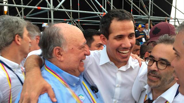 Juan Guaidó cruzó la frontera y apareció sorpresivamente en el Venezuela Aid Live