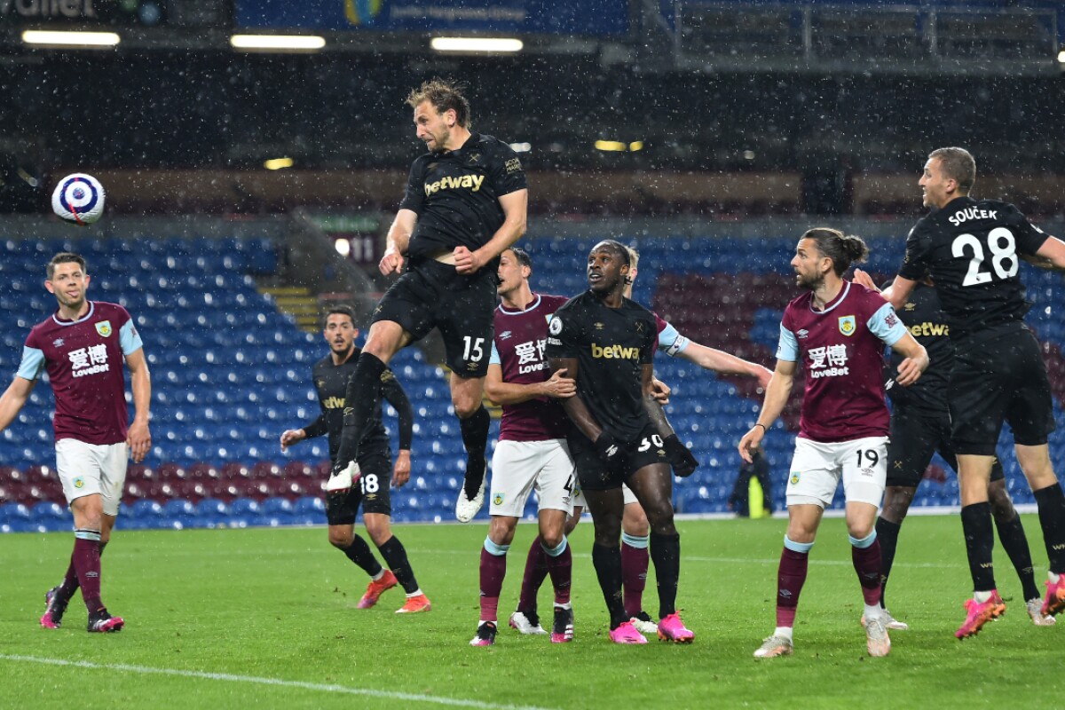 El West Ham derrota al Burnley (1-2) y sigue soñando con clasificarse para la Champions El West Ham derrota al Burnley (1-2) y sigue soñando con clasificarse para la Champions