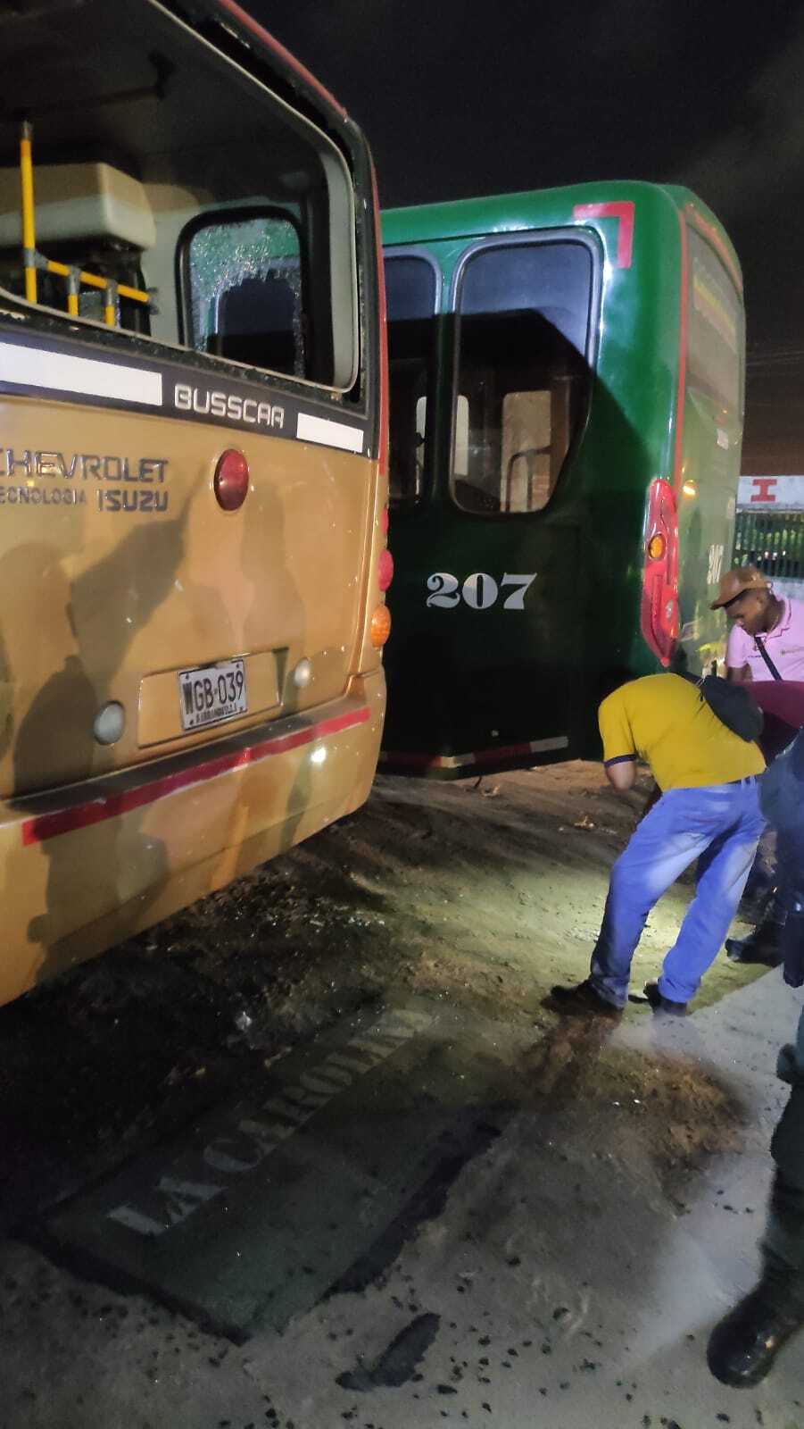 Artefacto explosivo en parqueadero de buses