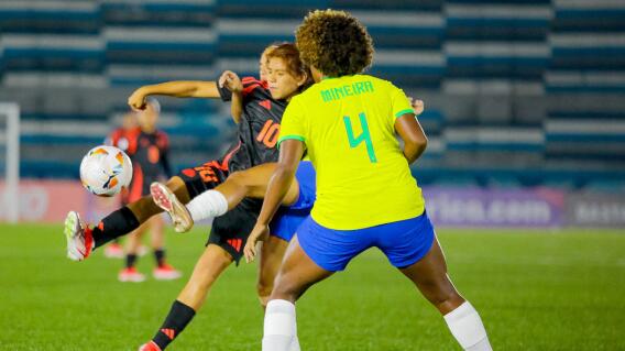 Acción de juego del partido de la Selección Colombia femenina Sub-20 contra Brasil, en el Sudamericano Acción de juego del partido de la Selección Colombia femenina Sub-20 contra Brasil, en el Sudamericano