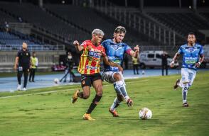 Pereira y Fortaleza en acción en la Copa Colombia. Pereira y Fortaleza en acción en la Copa Colombia.