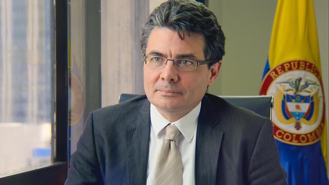 Alejandro Gaviria Alejandro Gaviria