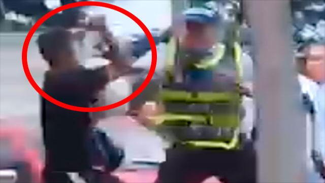 Así fue el ataque con arma blanca contra agente de tránsito que atendía procedimiento en Cali