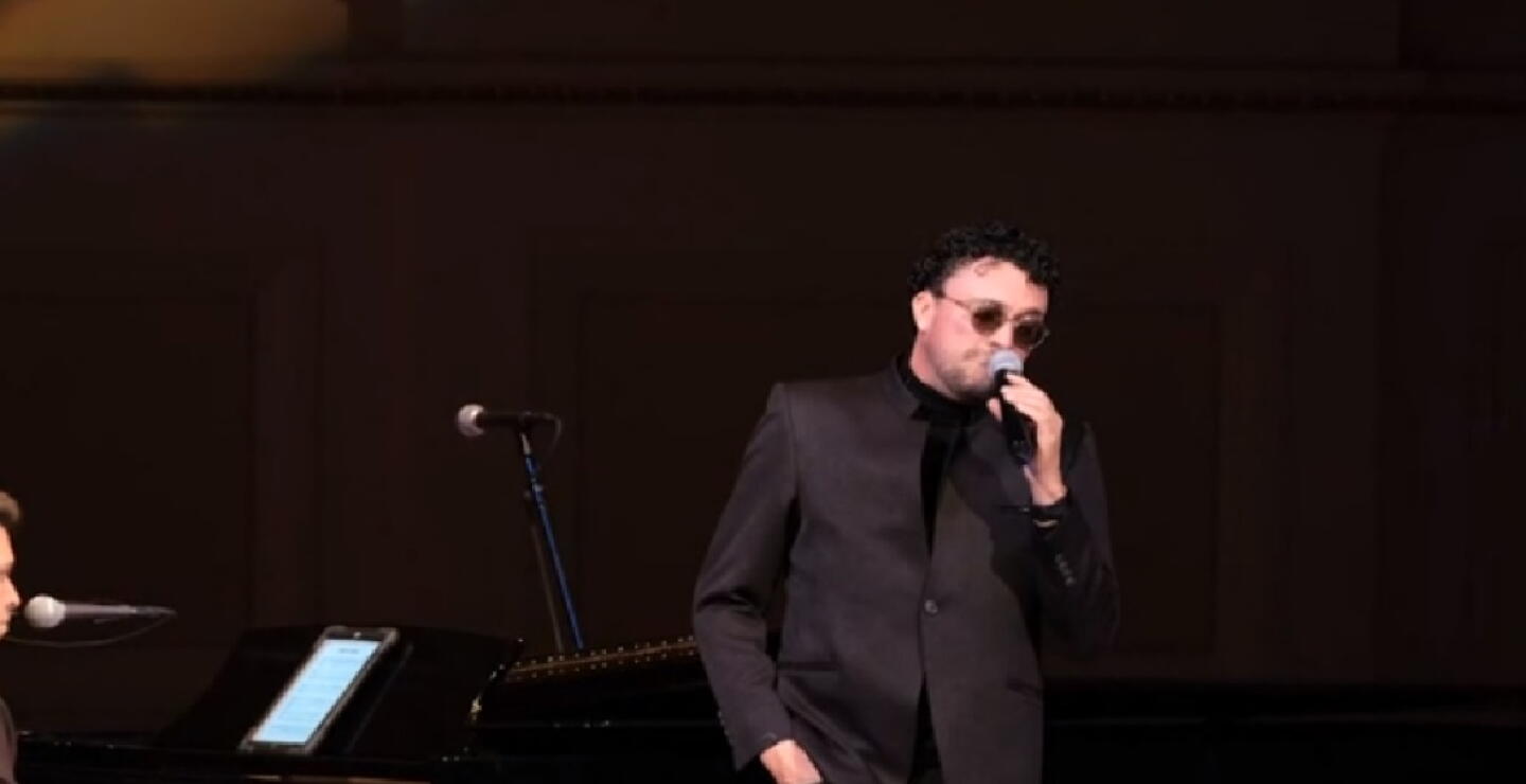 Andrés Cepeda inicia su gira ‘La ruta púrpura’, con la que explica por qué se dedicó a la música