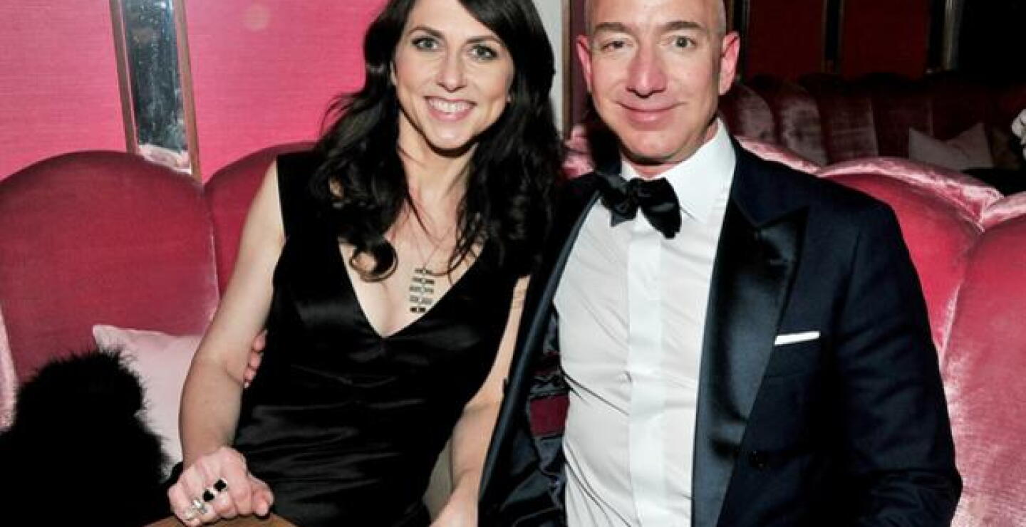 338205_BLU Radio, Jeff Bezos y MacKenzie Tuttle / Foto: AFP