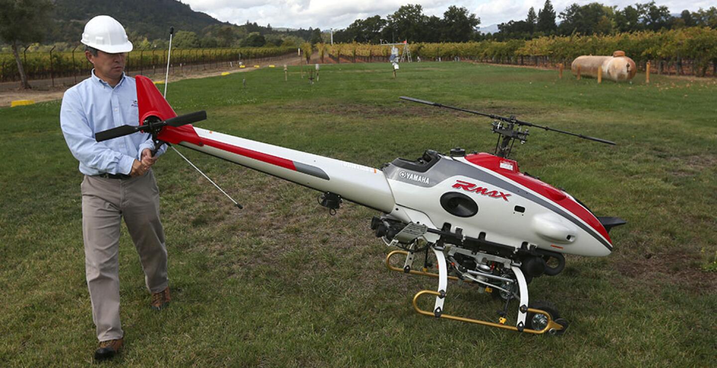 El mayor riesgo del uso de drones será en torno a los aeropuertos, por la posibilidad de que alguno de los cientos de aviones que llegan o parten diariamente de las grandes ciudades se lleve uno por delante.