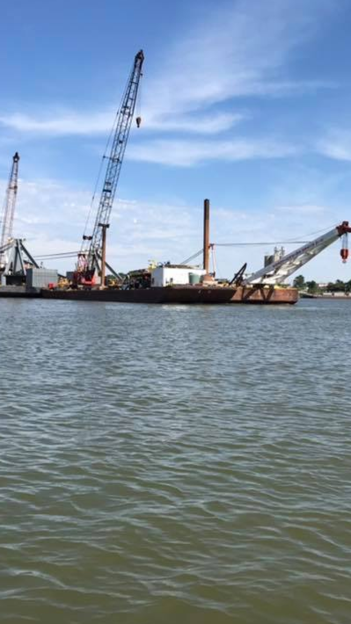 Hallan tierno mensaje dentro de una botella en un río: fue escrito por un niño hace 33 años
