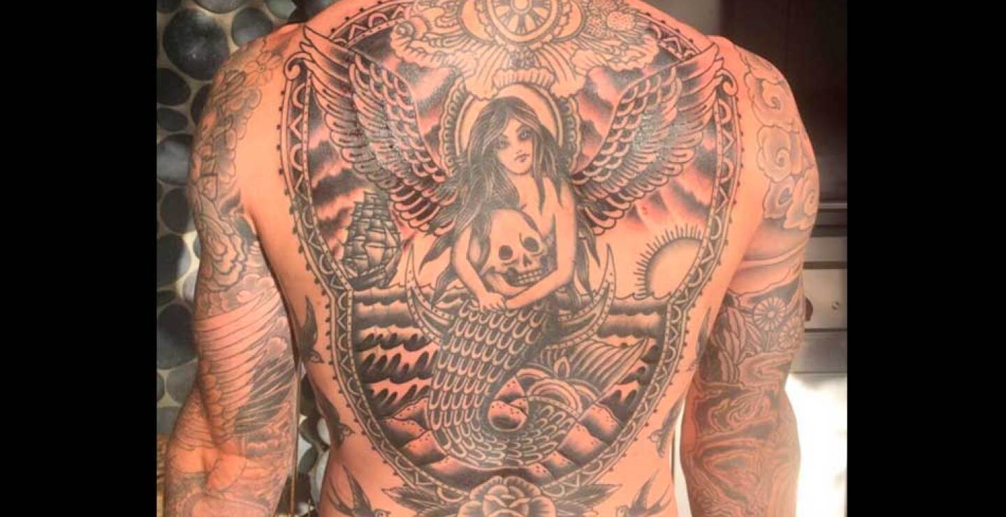 En noviembre del 2015 Adam Levine dio a conocer dio un adelanto de su tatuaje. 