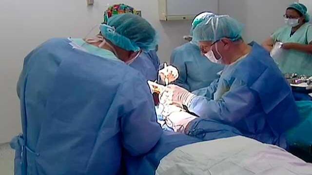 ¡Qué orgullo estos médicos de Cali! Vea cómo ayudan a personas con elefantiasis