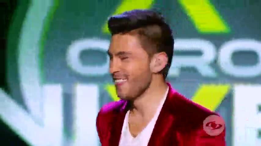 ¡Increíble! Fonzie sube el ascensor, pero los jurados creen que es una mujer por su voz