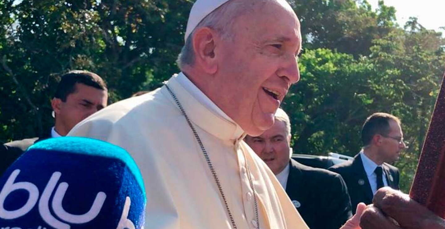 325717_BLU Radio // El papa Francisco rompe el protocolo en Panamá // Foto: BLU Radio