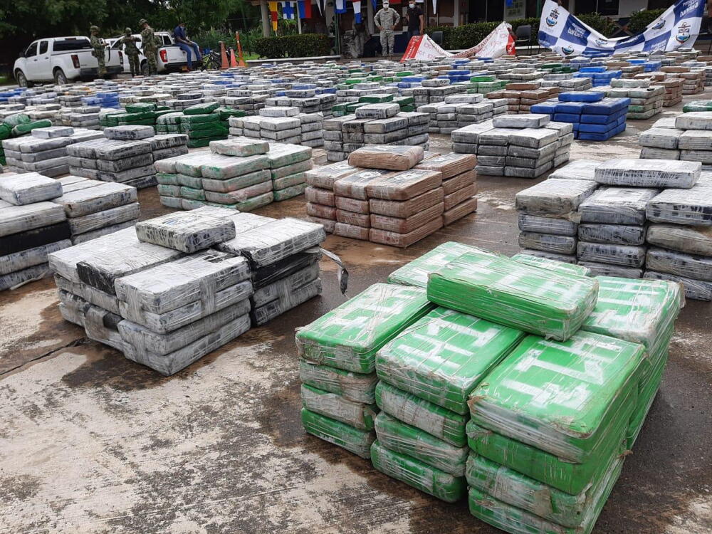 La Armada de Colombia incautó más de 800 kilos de cocaína ocultos en cargamento de pescados - BluRadio