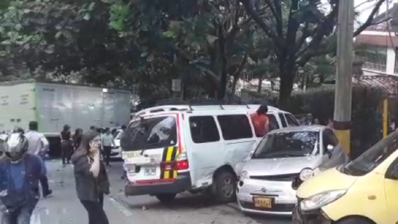 334857_BLU Radio. Accidente múltiple en El Poblado / Foto: Captura de video