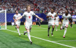 Celebración de Anthony Gordon con la Selección de Inglaterra 