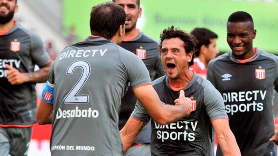 261418_Estudiantes empató 2-2 contra Independiente, en Argentina 261418_Estudiantes empató 2-2 contra Independiente, en Argentina
