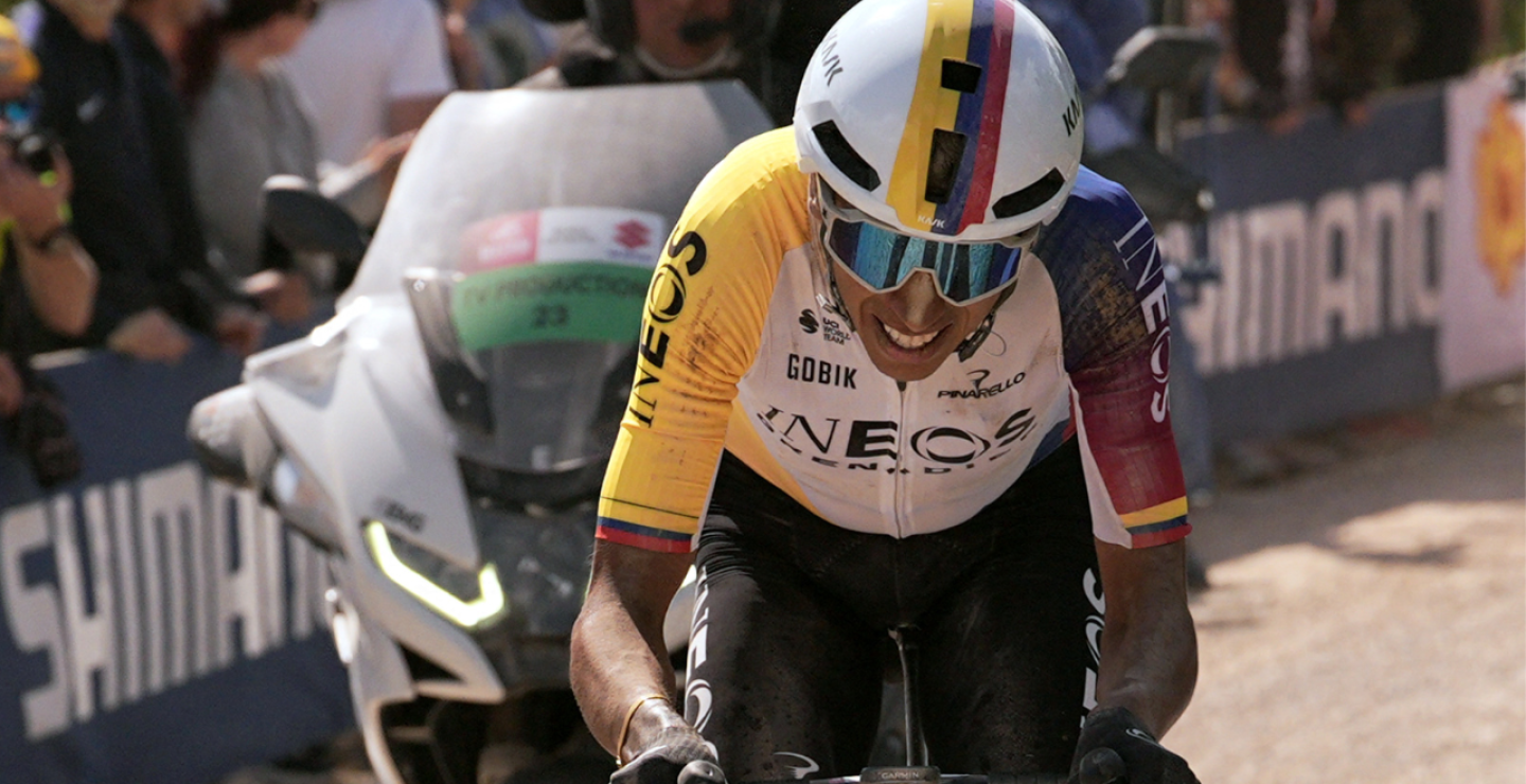 Egan Bernal, ciclista colombiano y líder del INEOS Grenadiers, en la etapa 9 del Giro de Italia
