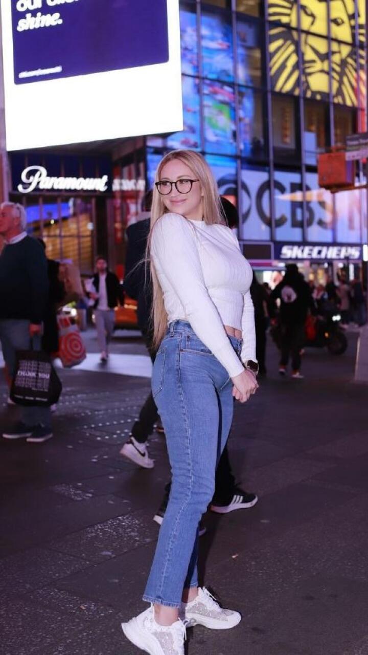 Tras ser suspendida por emprender en OnlyFans, profesora decidió renunciar a su trabajo