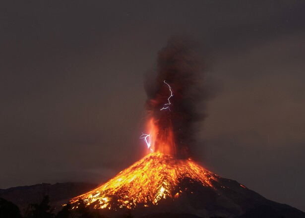276863_Volcán Colima, México - AFP