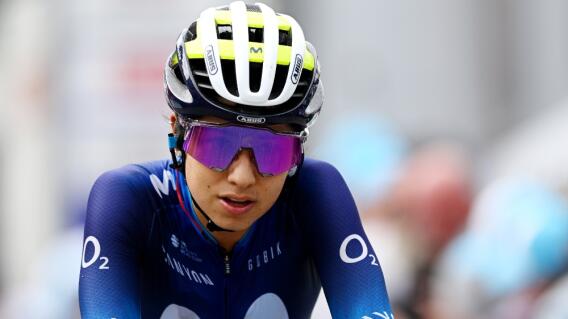 Paula Patiño, ciclista colombiana del Movistar Team, en acción de carrera Paula Patiño, ciclista colombiana del Movistar Team, en acción de carrera