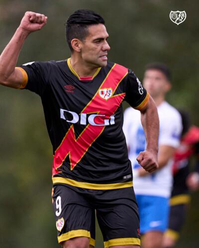 Radamel Falcao García en acción con Rayo Vallecano Radamel Falcao García en acción con Rayo Vallecano