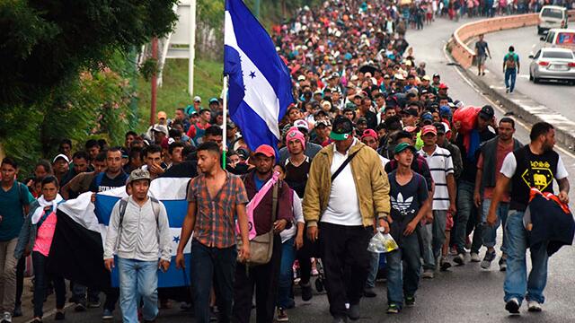 Caravana de inmigrantes avanza hacia Estados Unidos pese a amenazas de Trump Caravana de inmigrantes avanza hacia Estados Unidos pese a amenazas de Trump