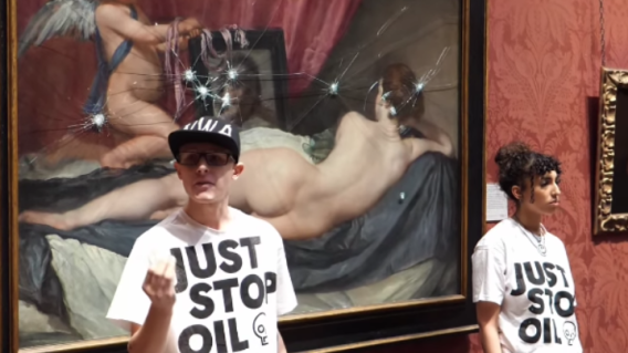 ‘La Venus del espejo’ fue atacada a martillazos por activistas climáticos en Londres ‘La Venus del espejo’ fue atacada a martillazos por activistas climáticos en Londres