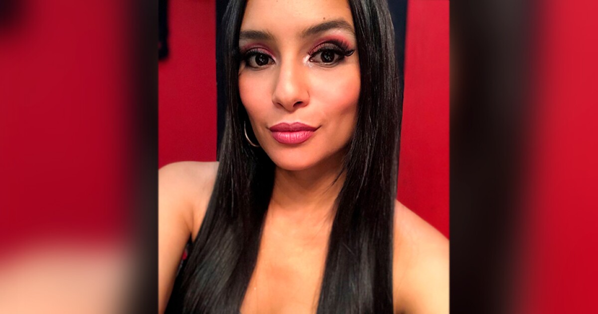 ¡Talento oculto! La actriz Susana Rojas movió sus senos al ...