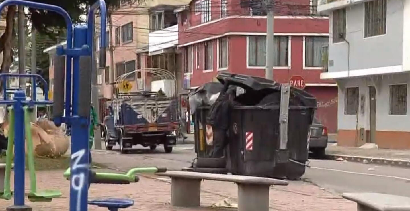 Muerte de Valentina Trespalacios: video de hombre arrojando una maleta a un basurero sería clave