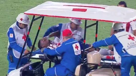 Déiber Caicedo salió llorando y en camilla del Junior vs. Medellín. Déiber Caicedo salió llorando y en camilla del Junior vs. Medellín.